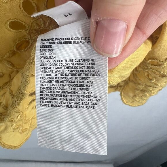 Uniqlo Vneck Wide Tank Sleeve Eyelet Scallop Hem Yellow Cotton Boho Top Sz Small - Picture 6 of 8